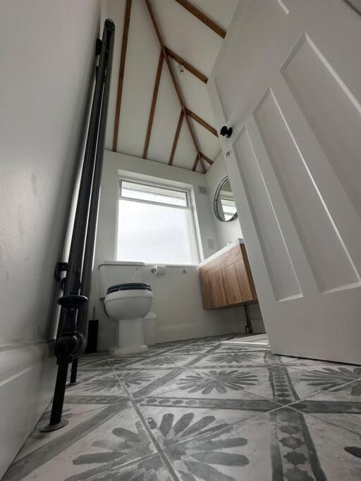 Stylish Unique 3 Bedroom House Гастингс Экстерьер фото